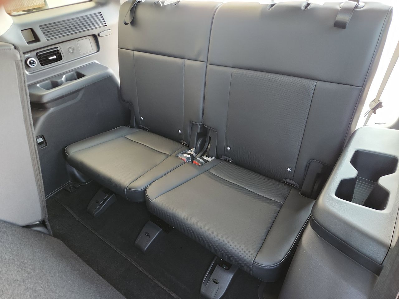 New 2026 W6H White Hyundai SEL FWD image 29