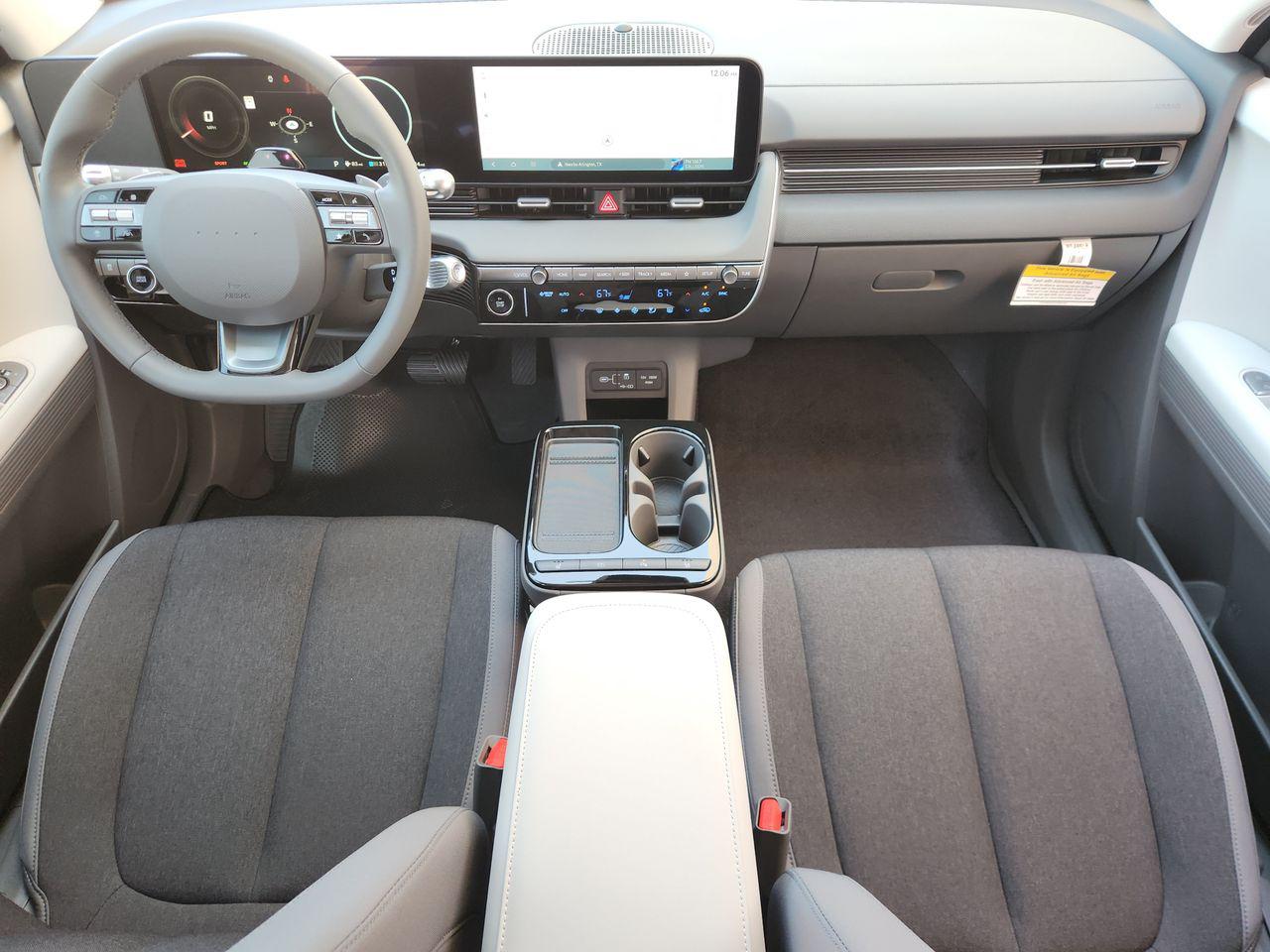 New 2027 SAW/White Hyundai SE image 24