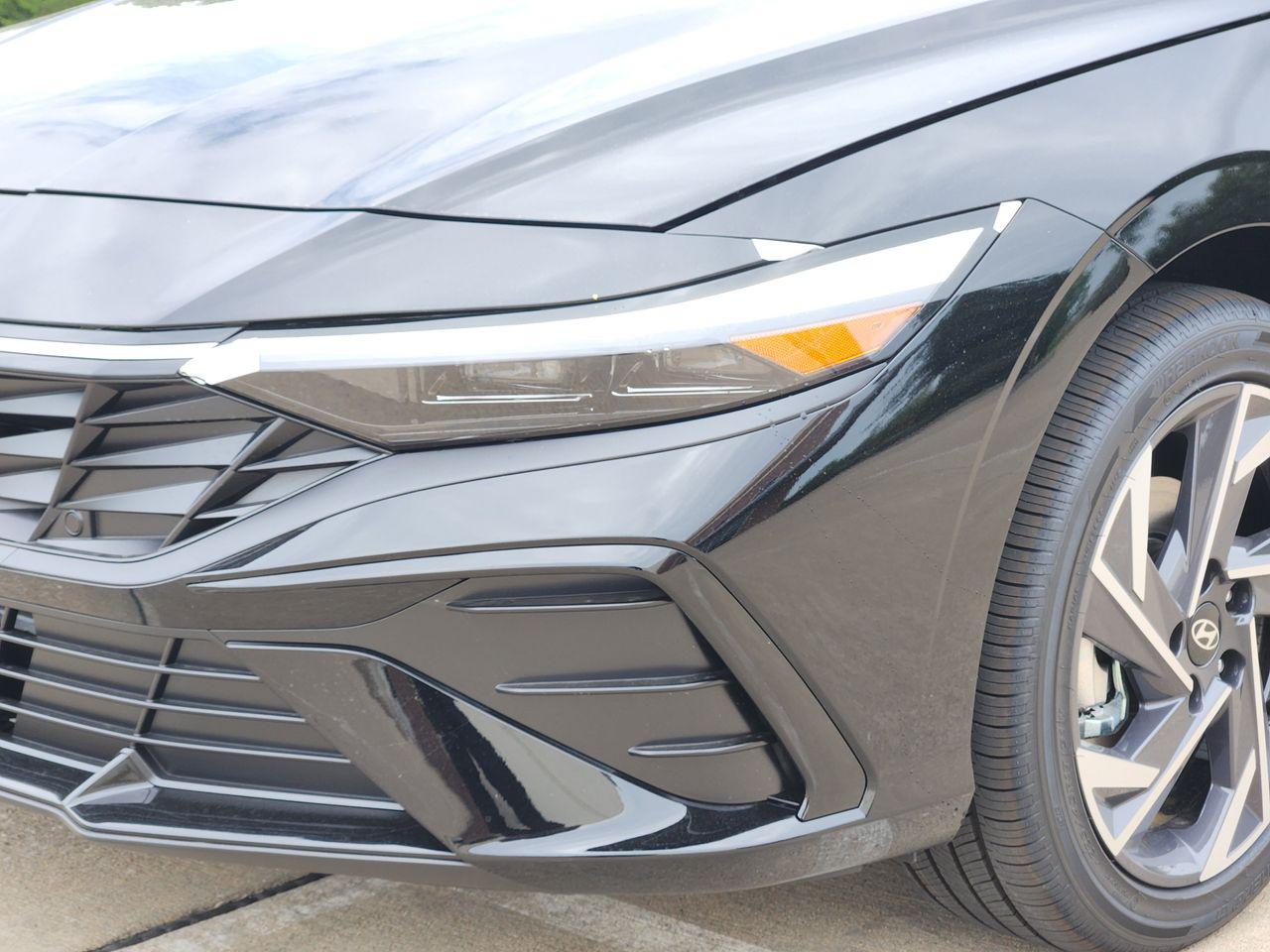 New 2026 Abyss Black Hyundai Limited image 6