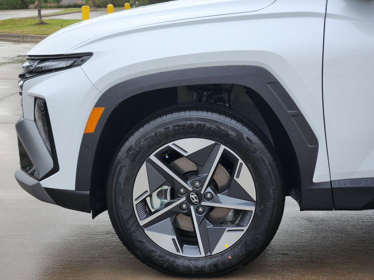 New 2026 Creamy White Pearl Hyundai SEL AWD image 5
