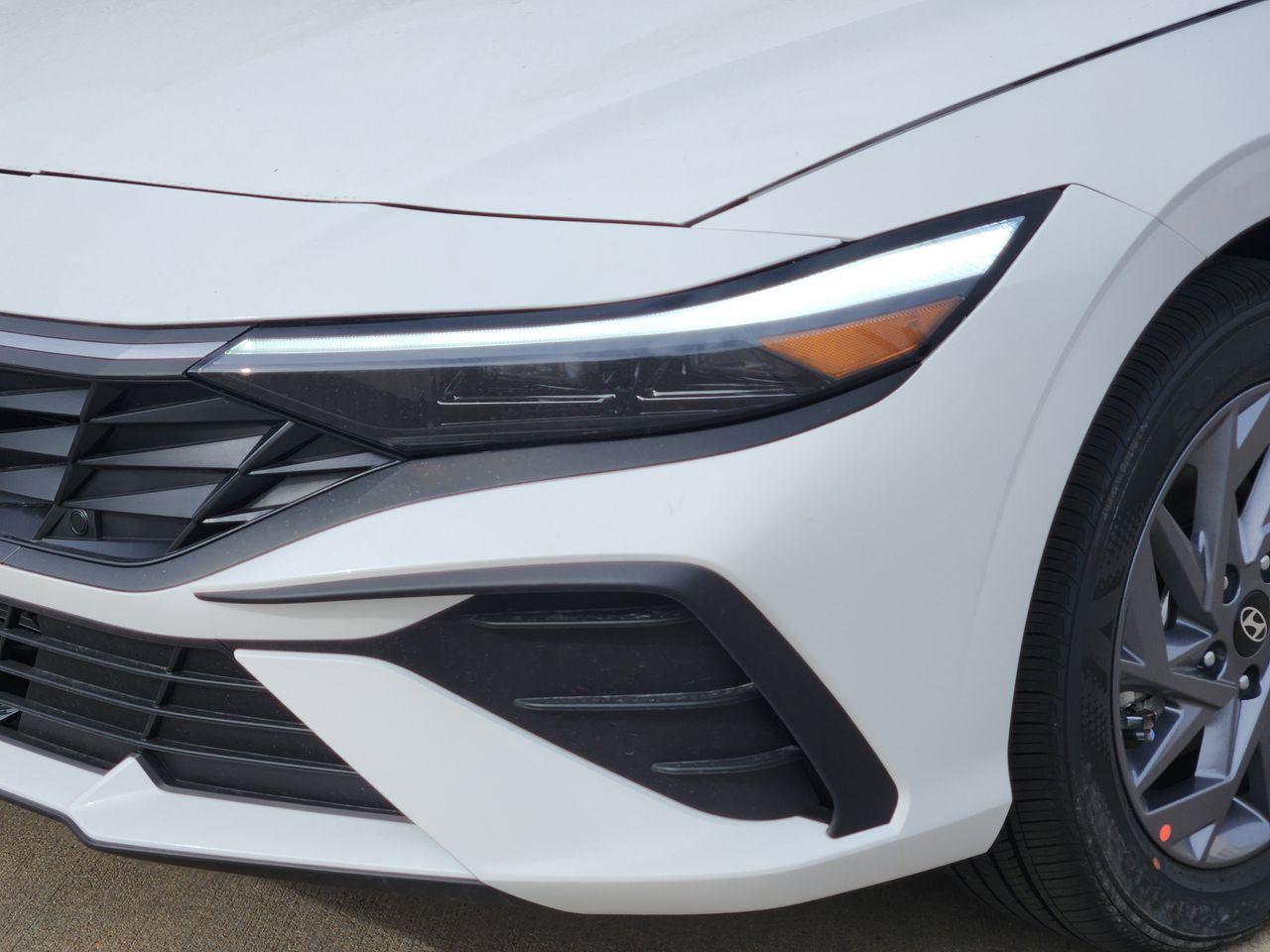 New 2026 W6H White Hyundai Blue image 6