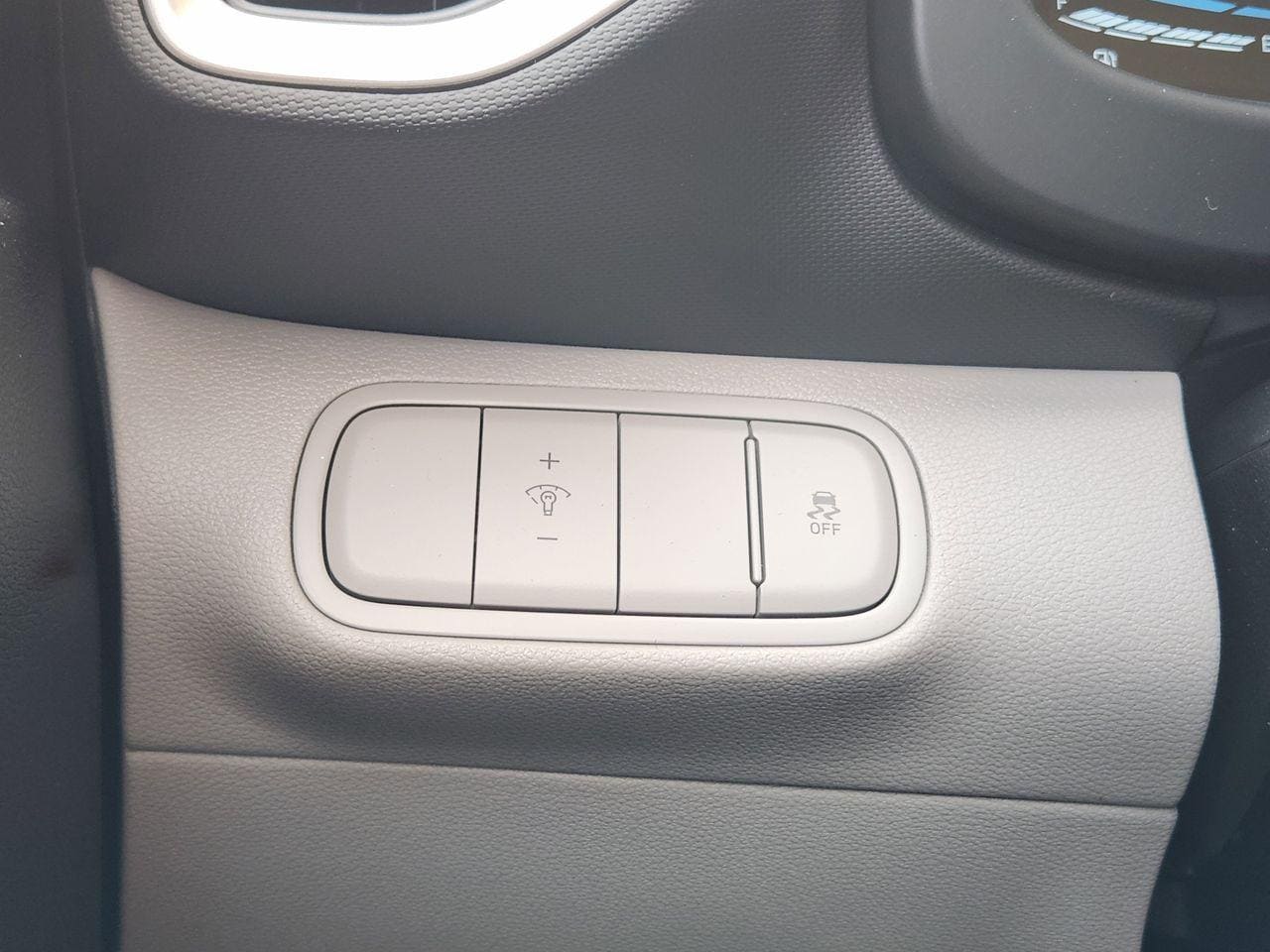 New 2026 SAW White Hyundai SEL image 21