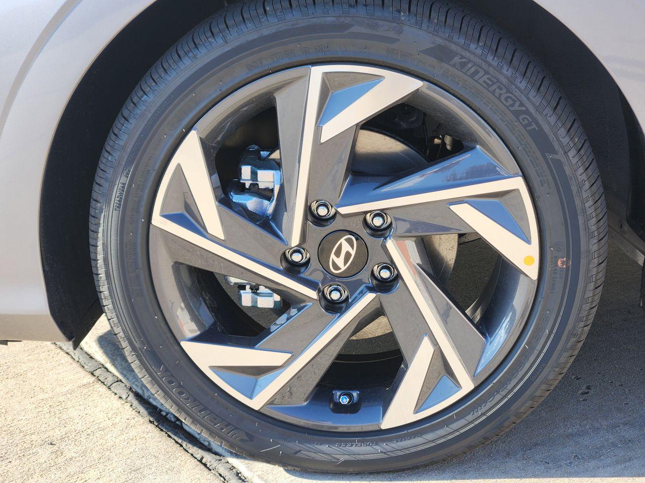 New 2026 M6T Hyundai Limited image 7