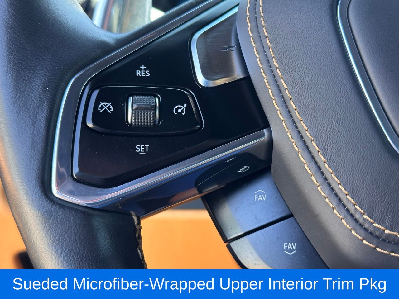 Used 2020 Zeus Bronze Chevrolet Stingray 3LT image 22