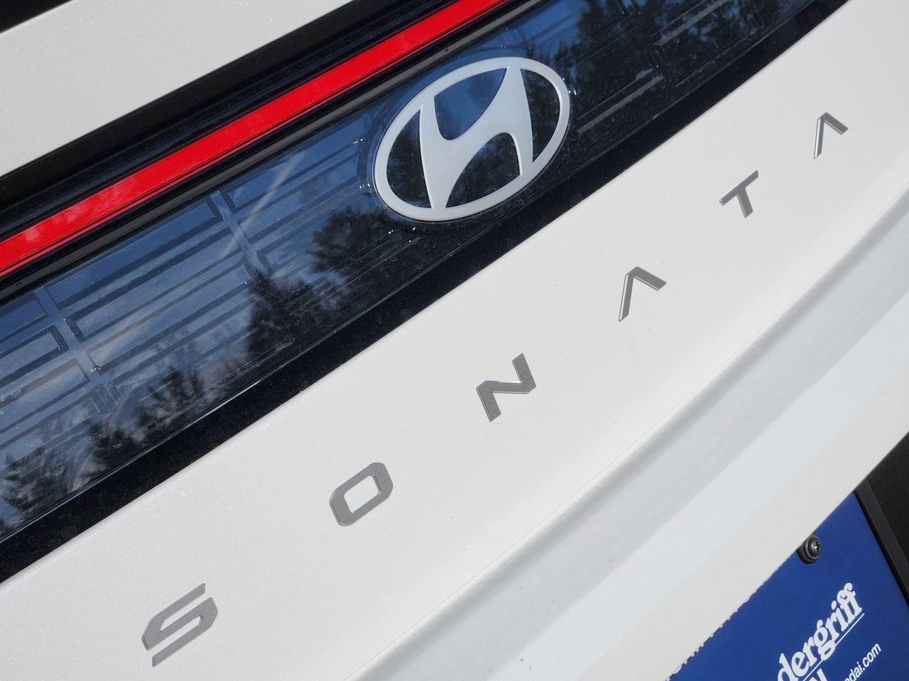 New 2026 Serenity White Hyundai SEL Sport image 8