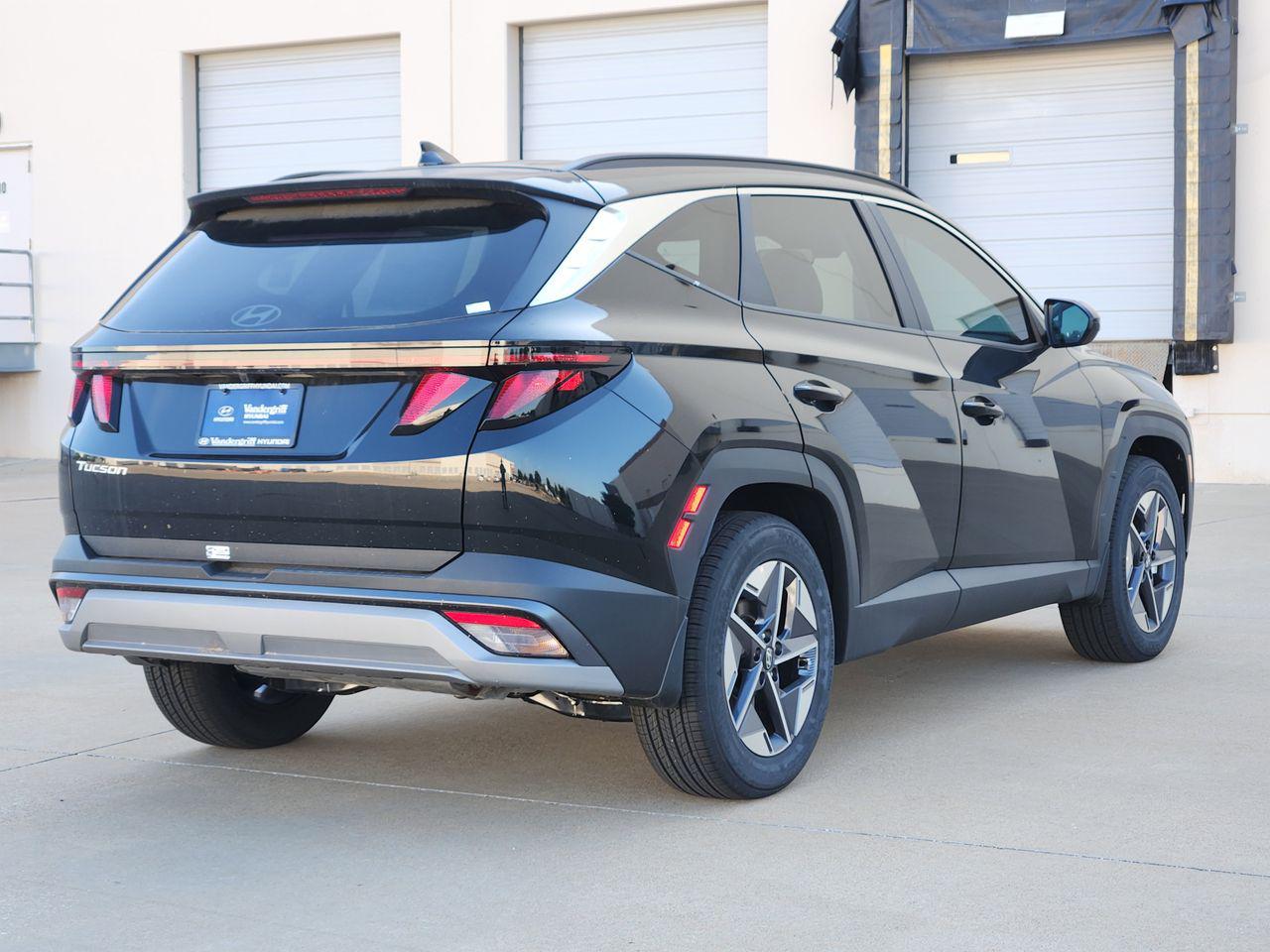New 2026 Phantom Black Hyundai SEL FWD image 4
