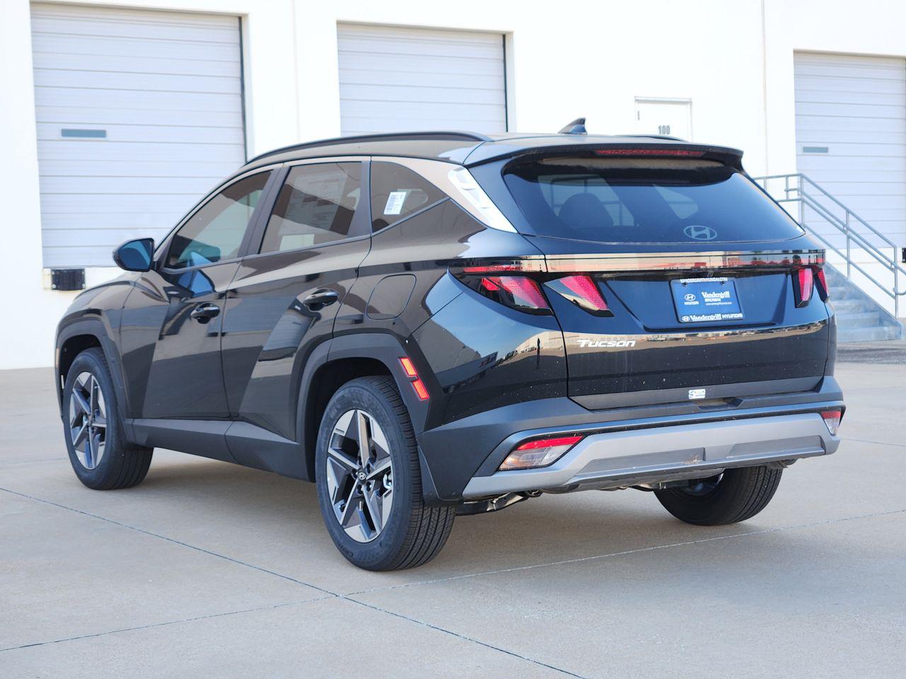 New 2026 Phantom Black Hyundai SEL FWD image 3
