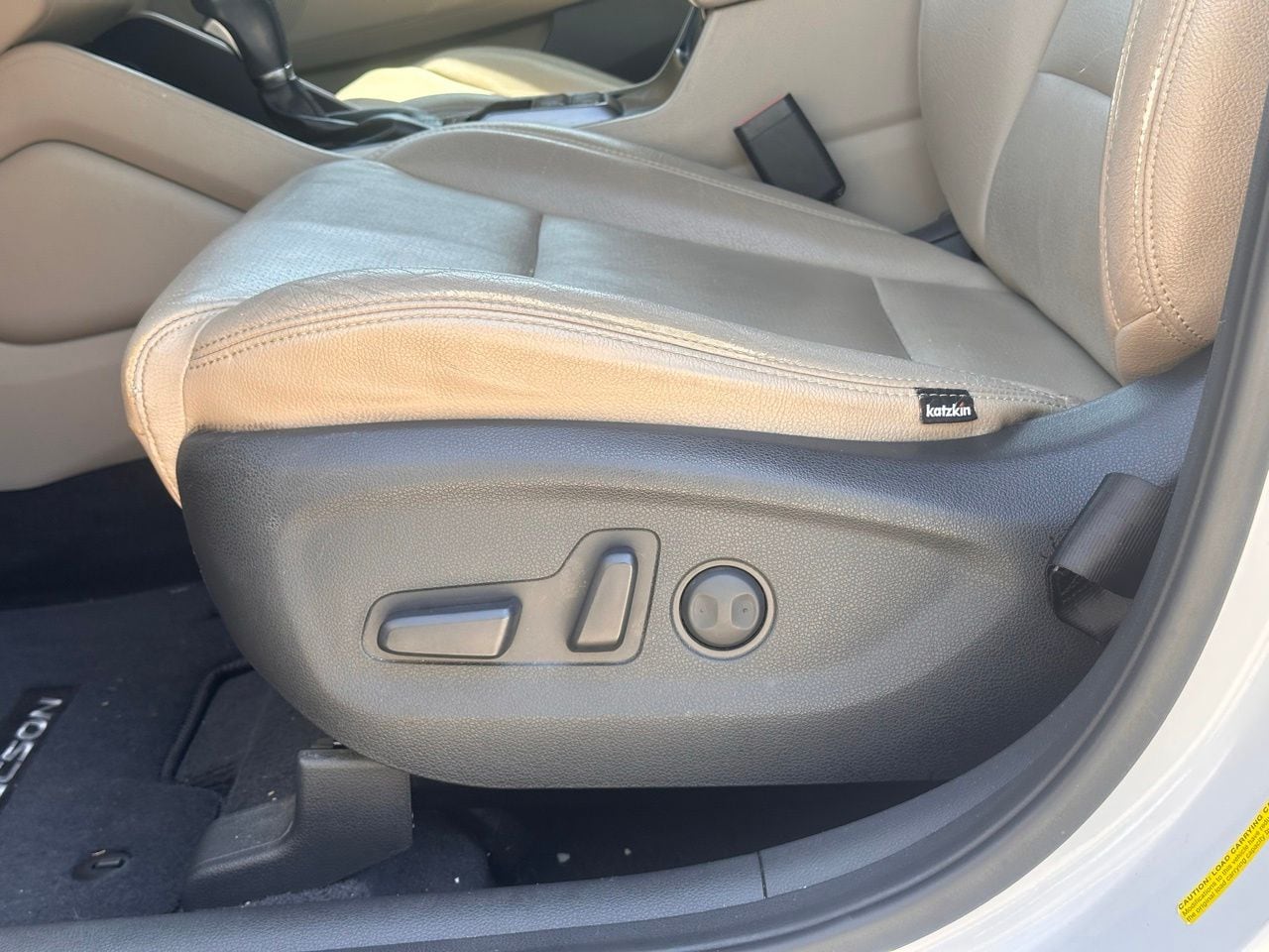 Used 2017 White Hyundai Sport image 21