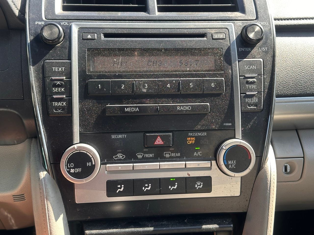 Used 2012 Classic Silver Toyota LE image 26