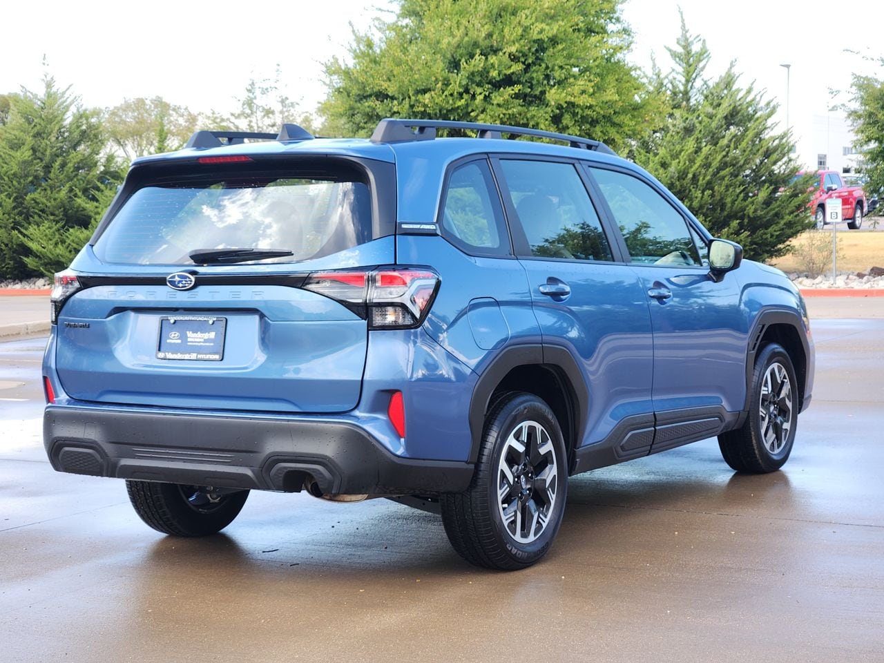 Used 2025 Horizon Blue Pearl Subaru Base image 4