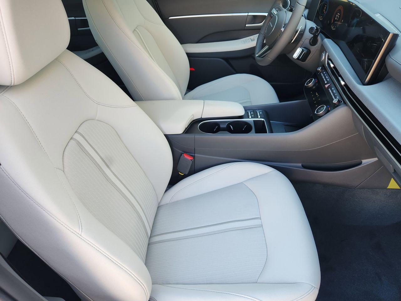 New 2026 W6H White Hyundai SEL Sport image 11