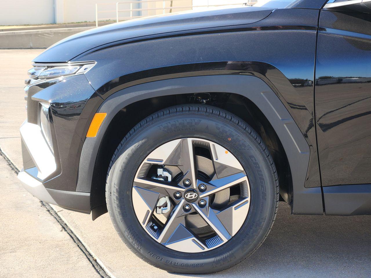 New 2026 Phantom Black Hyundai SEL FWD image 5