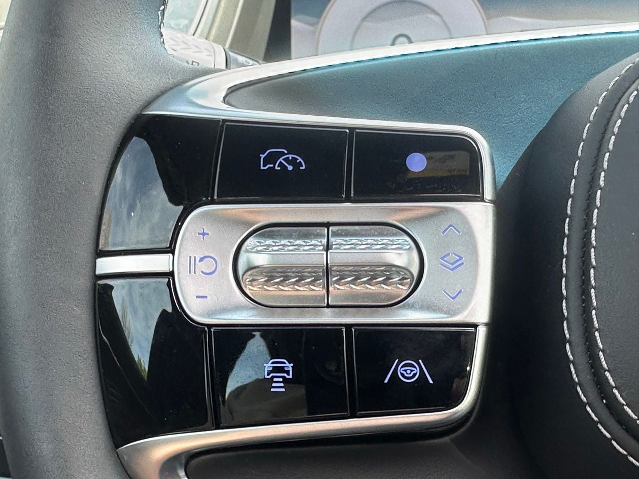 Used 2025 Uyuni White Genesis 3.5T e-SC image 28