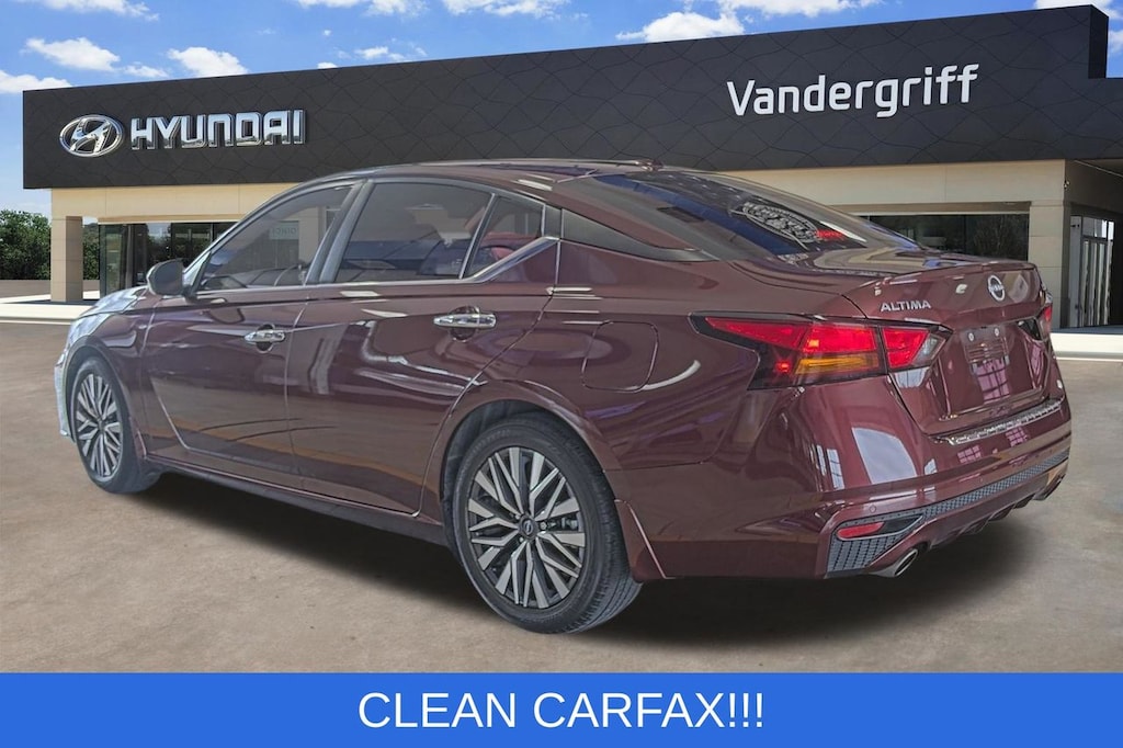 Used 2023 Nissan Altima 2.5 SV Sedan
