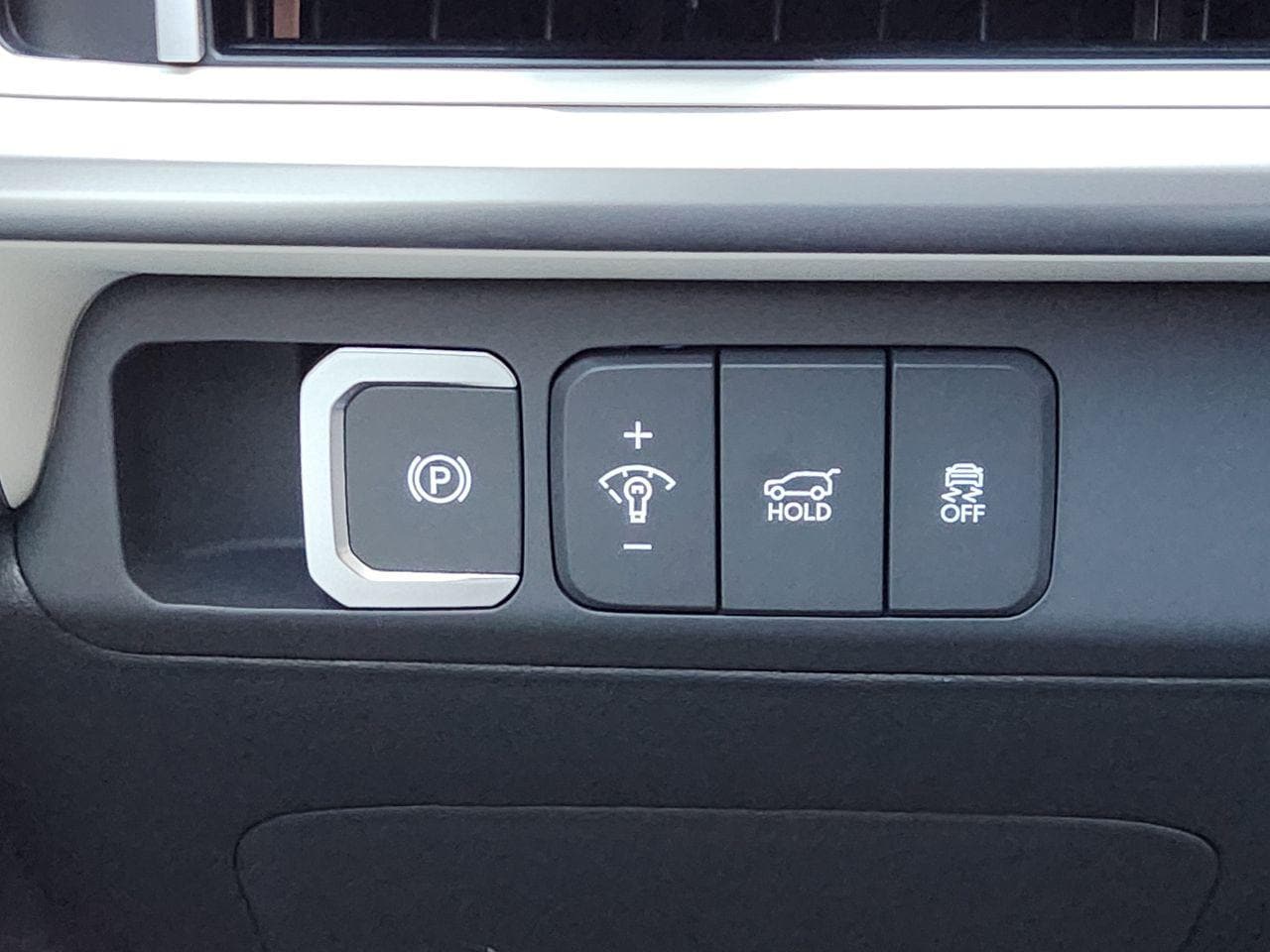 New 2026 W6H White Hyundai SEL FWD image 20