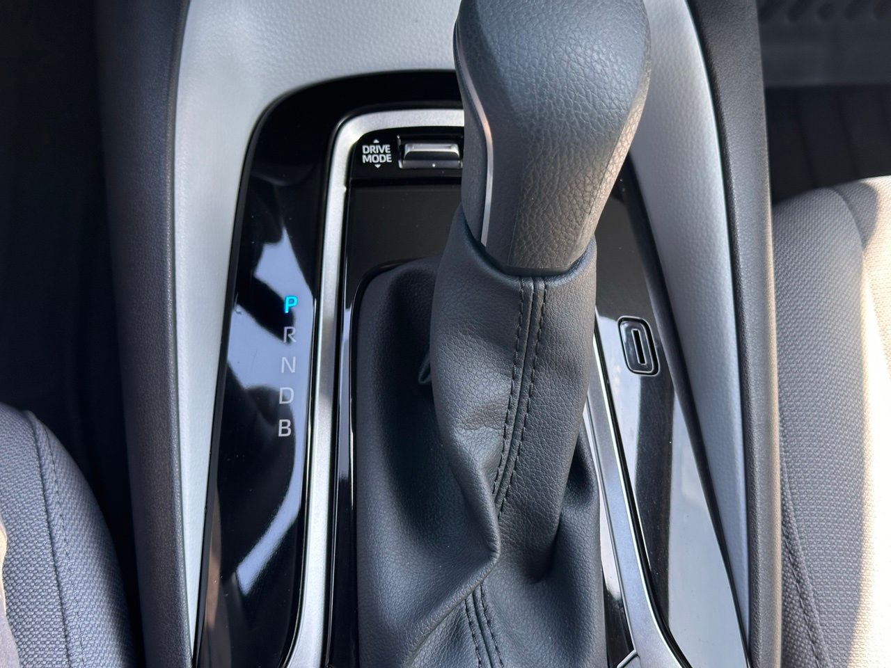 Used 2026 Ruby Flare Pearl Toyota SE image 30