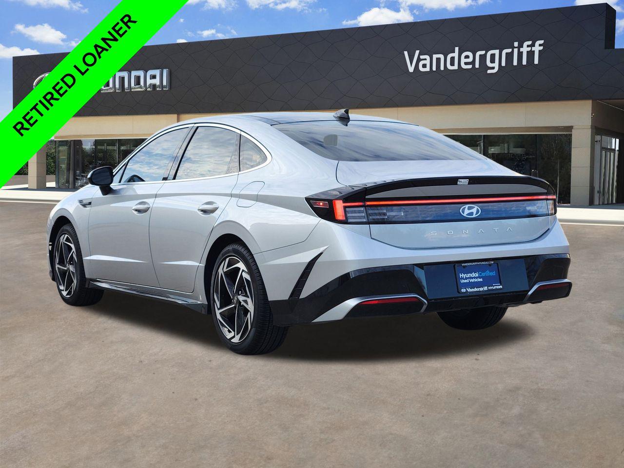 New 2025 T4A Silver Hyundai SEL Convenience image 3