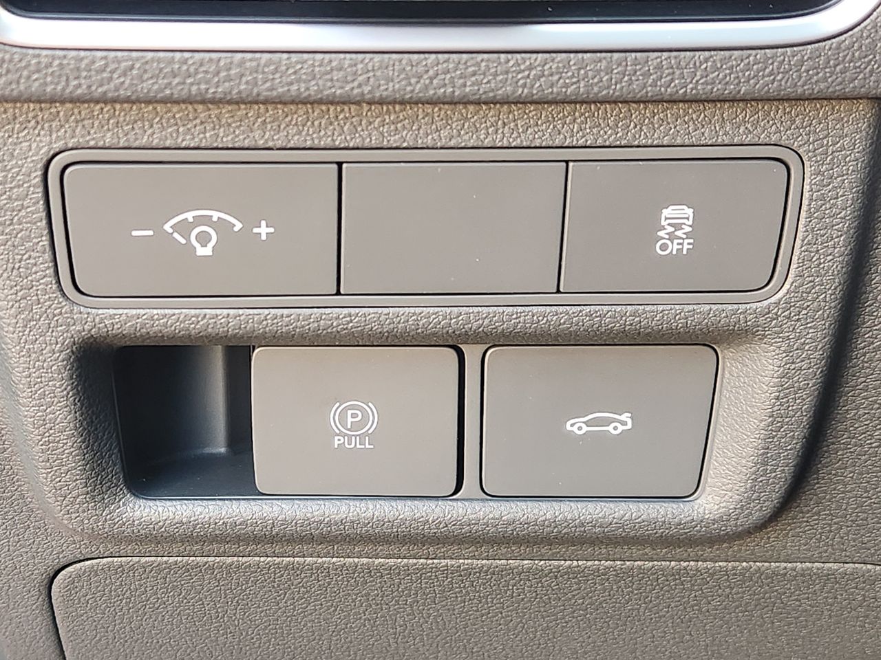 New 2026 T4A Silver Hyundai SEL Sport image 23