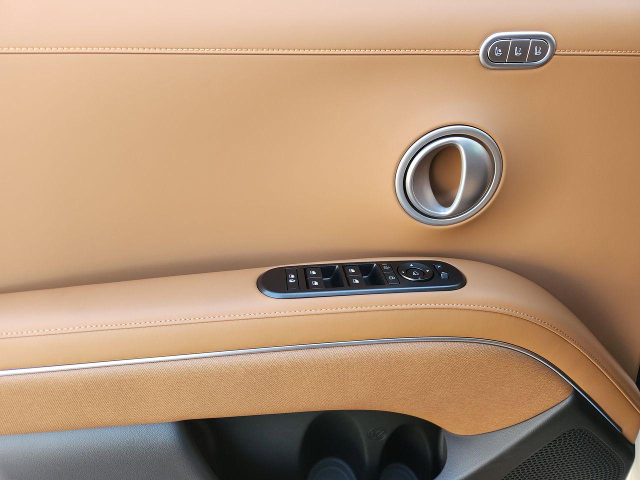 New 2026 Creamy White Pearl Hyundai Calligraphy FWD image 23