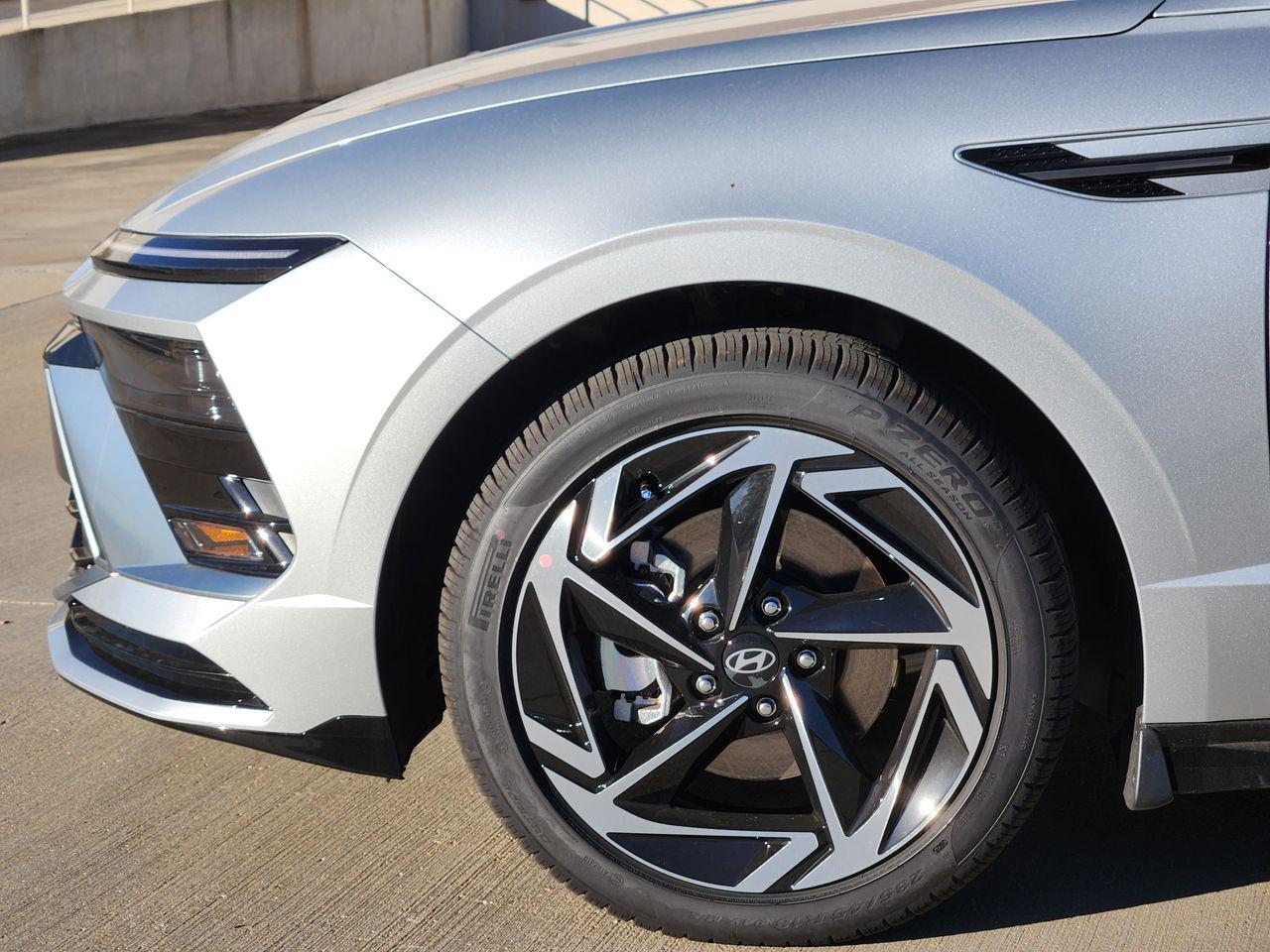 New 2026 Aero Silver Hyundai SEL Sport image 5