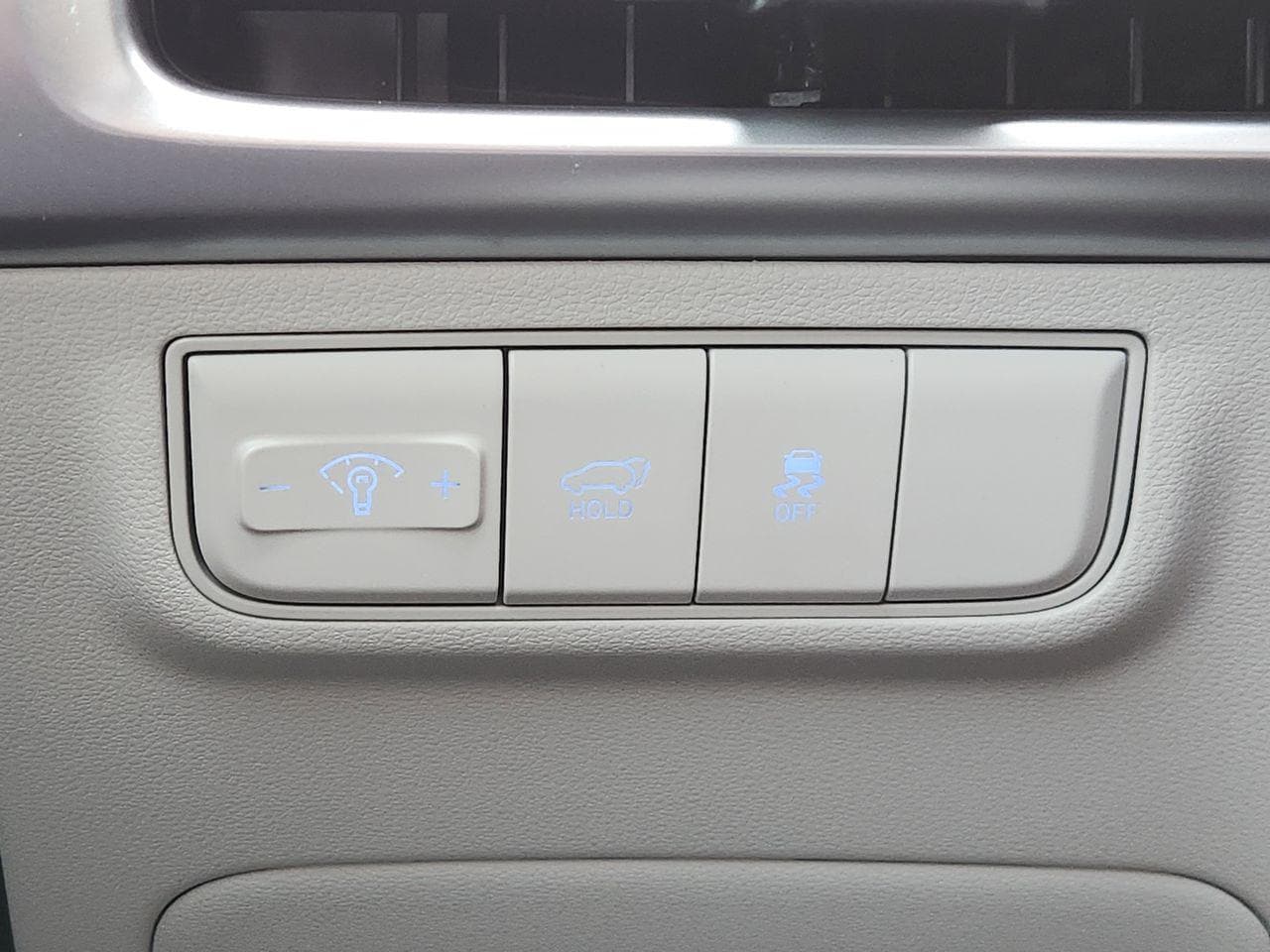 New 2026 W6H White Hyundai SEL FWD image 19