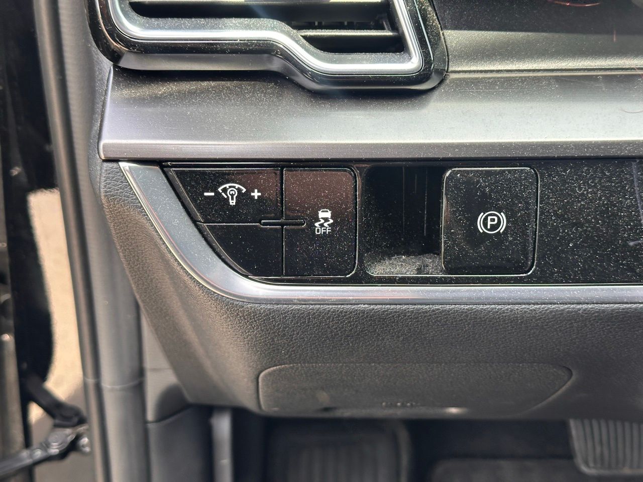 Used 2025 Ebony Black Kia EX image 20