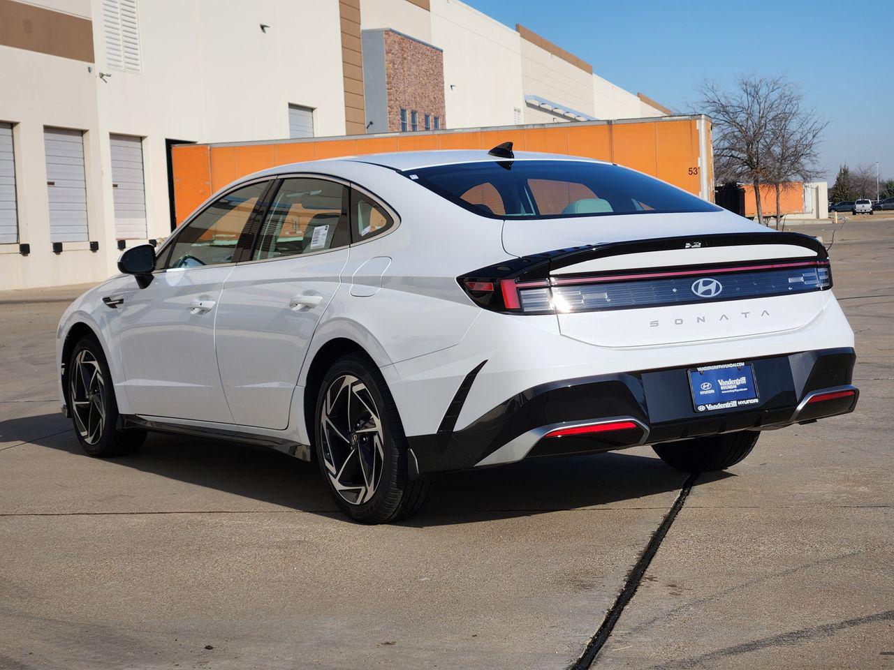 New 2026 Serenity White Hyundai SEL Sport image 4