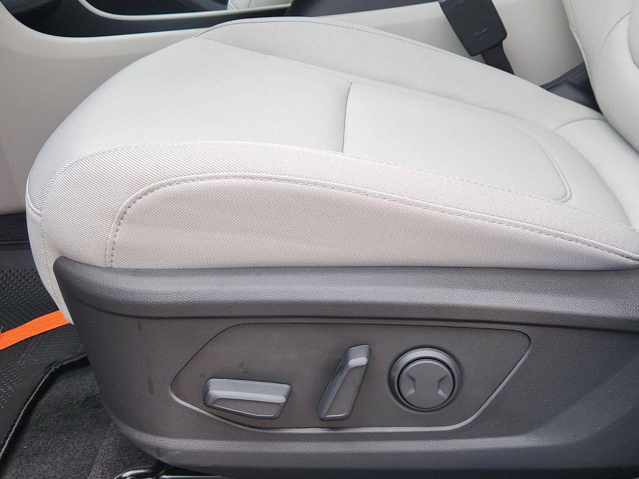 New 2026 Creamy White Pearl Hyundai SEL image 25