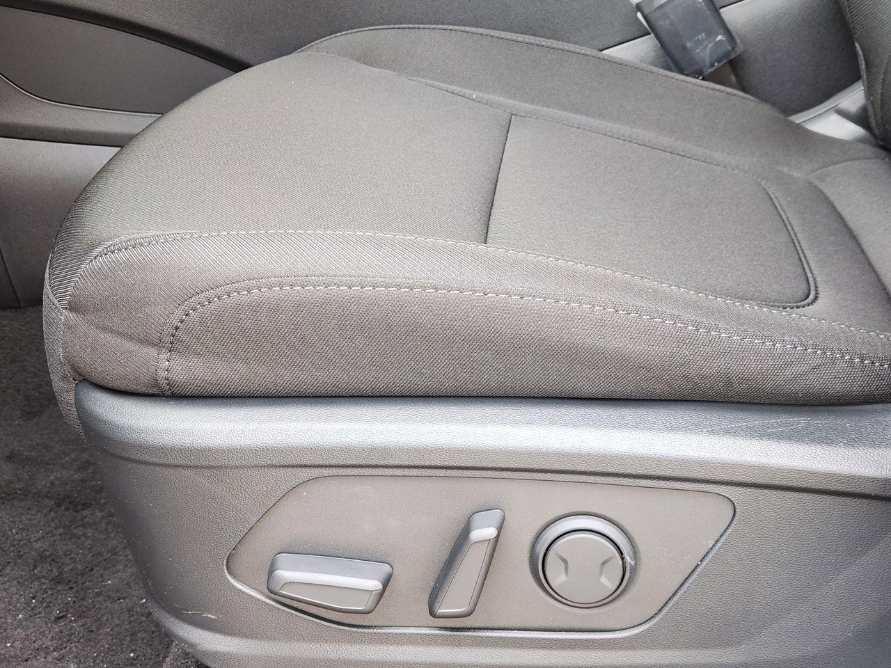 New 2026 R2T Silver Hyundai SEL FWD image 23