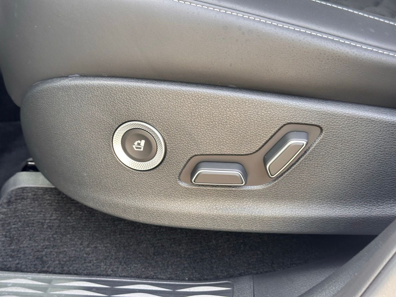 Used 2026 Alta White Genesis 3.5T e-SC image 20