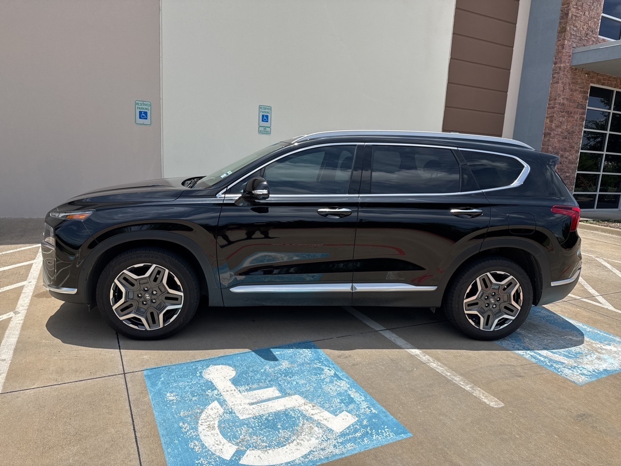 Used 2023 Hyundai Santa Fe Limited with VIN 5NMS44AL6PH485879 for sale in Arlington, TX