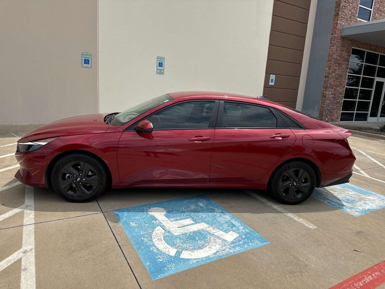 Used 2023 Hyundai Elantra SEL with VIN KMHLM4AG6PU577392 for sale in Arlington, TX