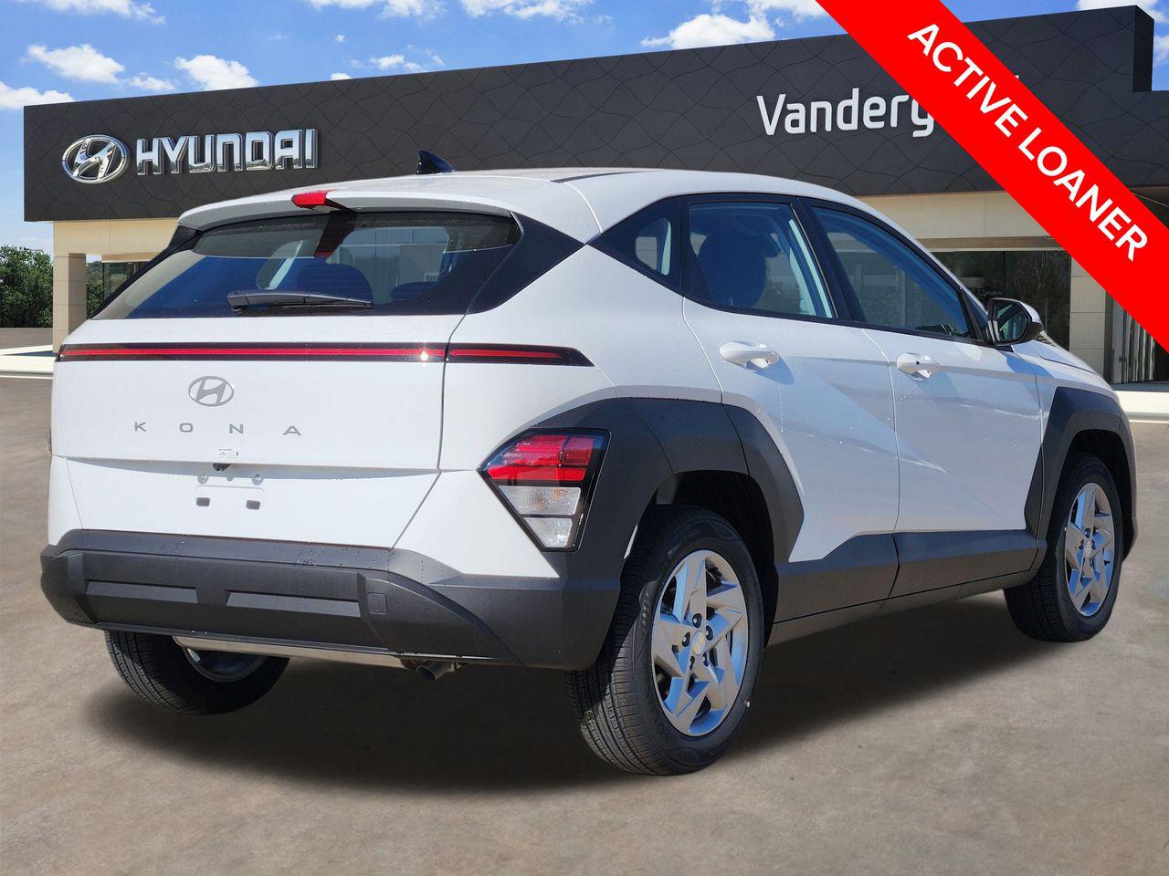 New 2026 SAW White Hyundai SE FWD image 4