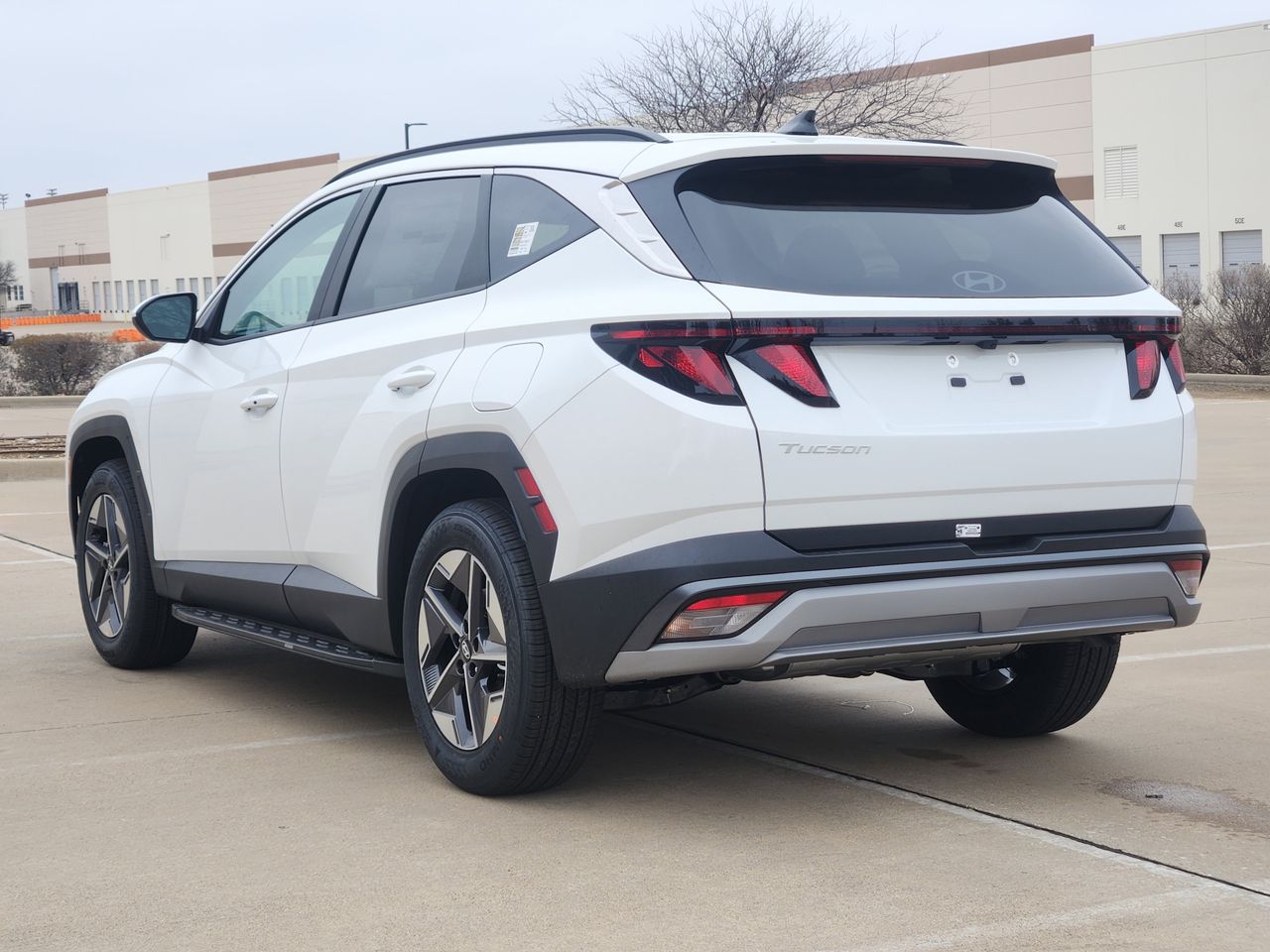 New 2026 W6H White Hyundai SEL FWD image 3