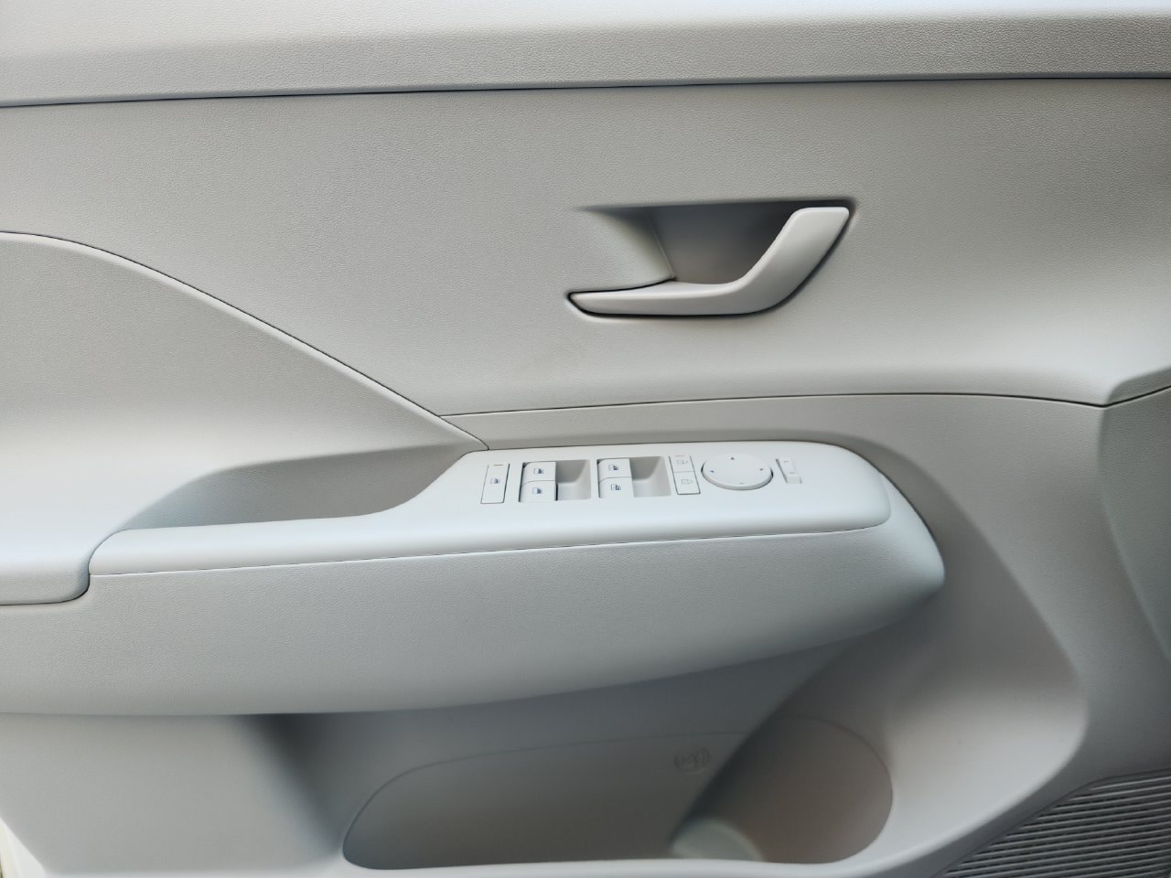 New 2027 Atlas White Hyundai SEL Sport FWD image 23