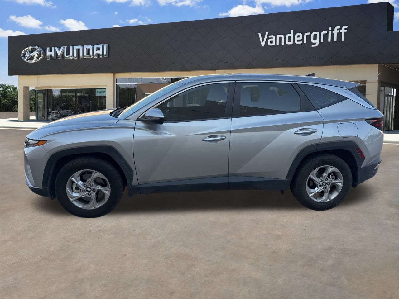 2022 Hyundai Tucson SE photo 2