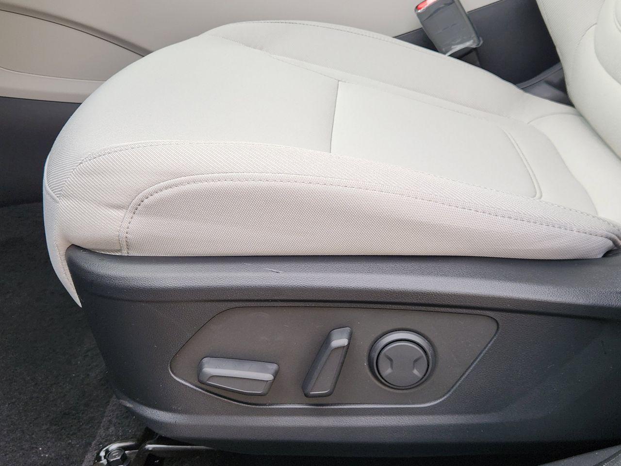 New 2026 TB2 Blue Hyundai SEL FWD image 23