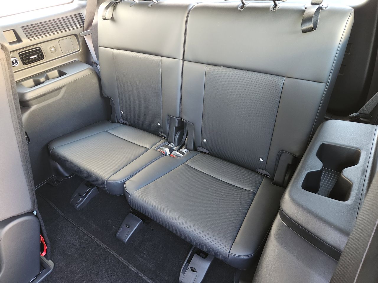 New 2026 R2P Red Hyundai SEL FWD image 29