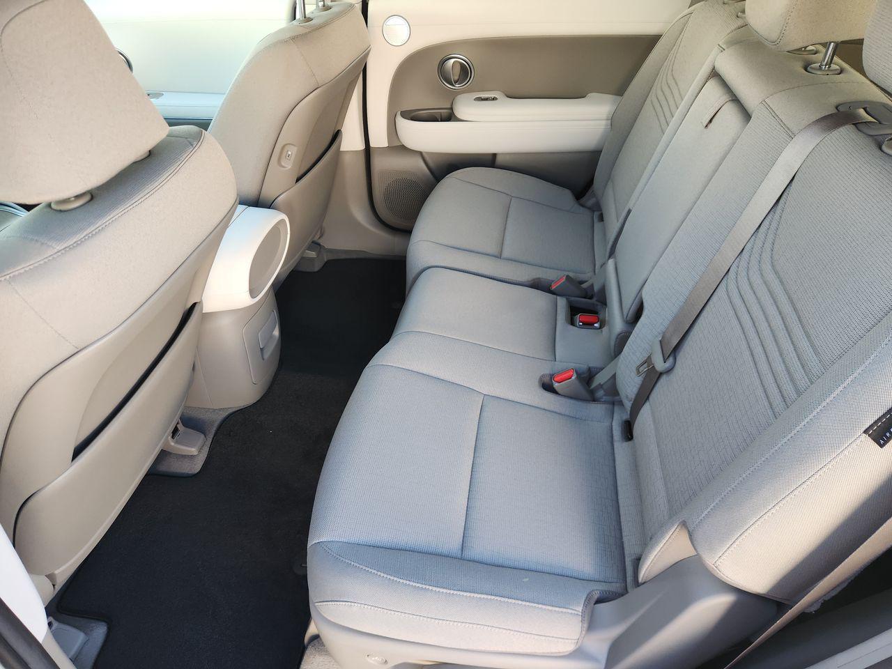 New 2027 Creamy White Pearl Hyundai SE FWD image 28