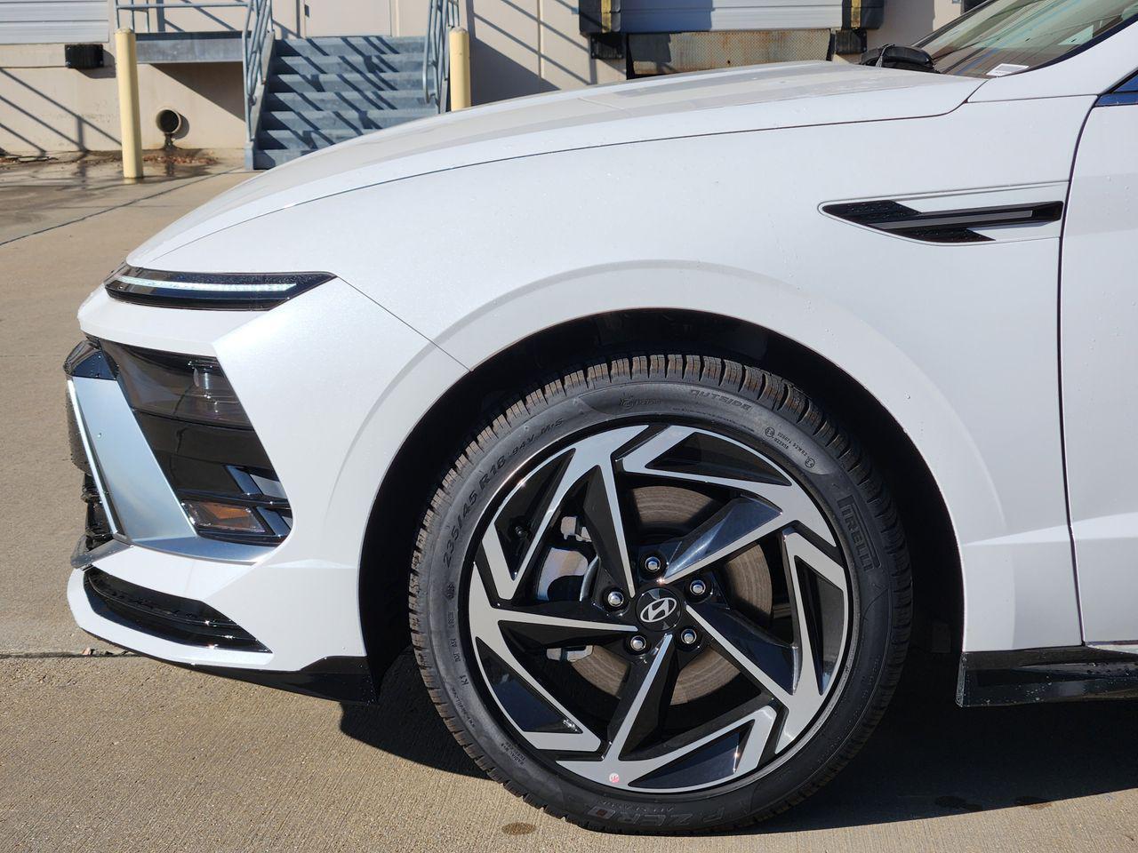 New 2026 W6H White Hyundai SEL Sport image 5