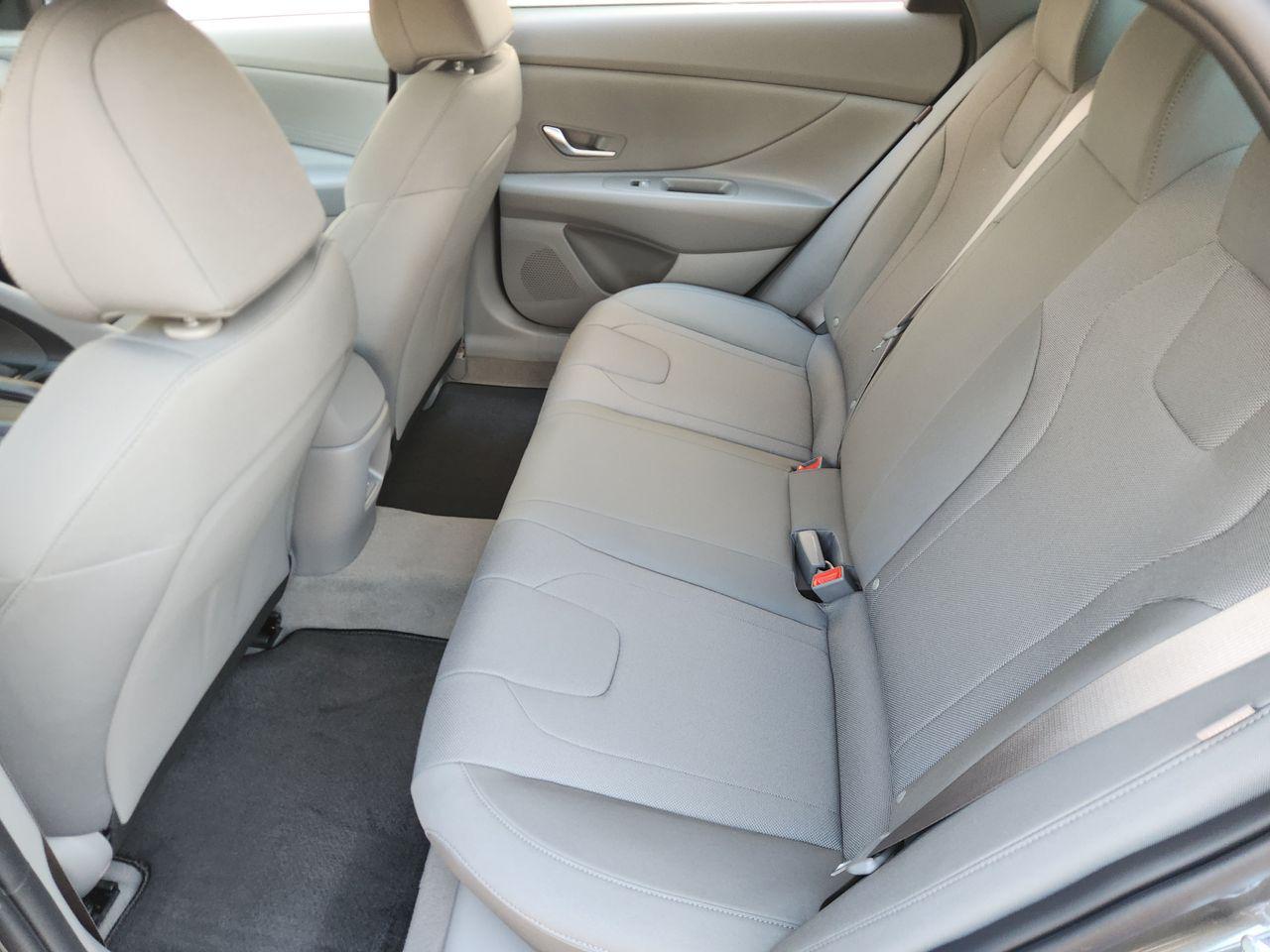 New 2026 Amazon Gray Hyundai SE image 28