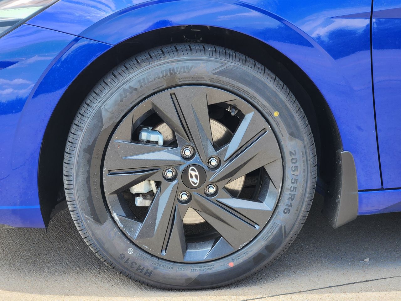 Used 2023 Intense Blue Hyundai SEL image 9