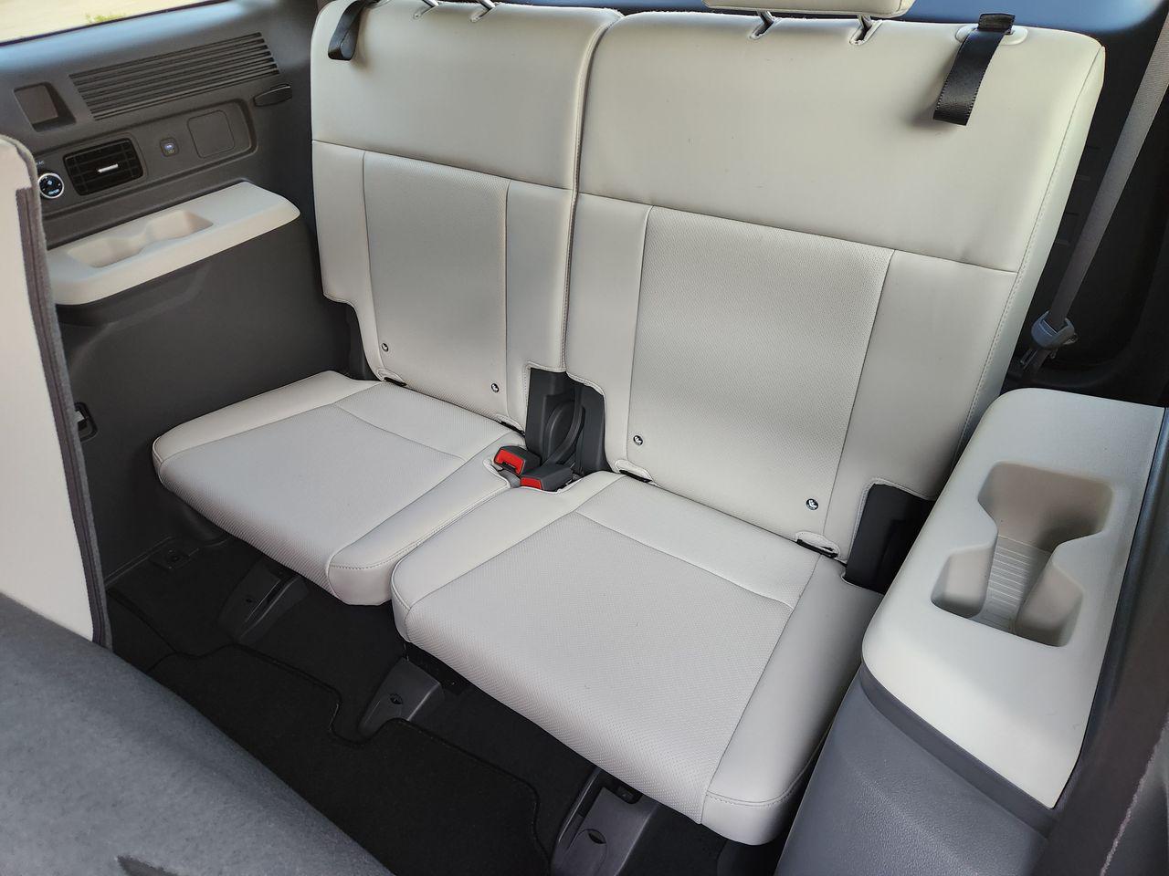 New 2027 Serenity White Hyundai SEL FWD image 29