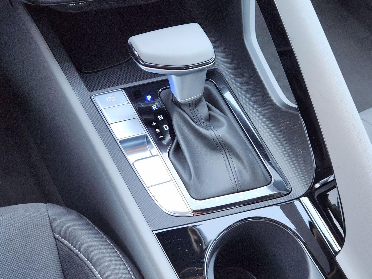 New 2026 W6H White Hyundai SEL Sport Premium image 18