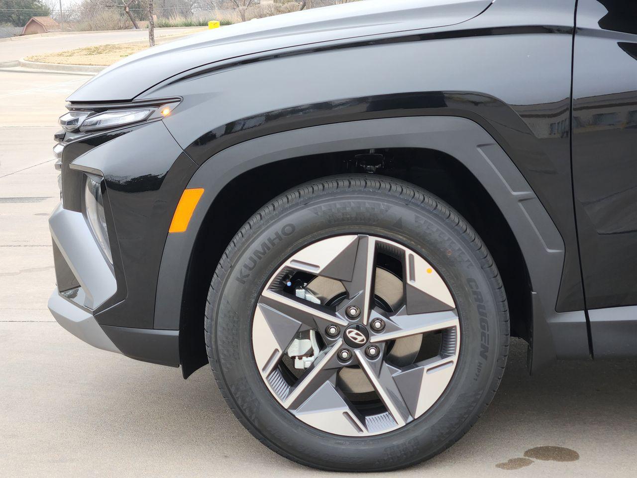 New 2026 Phantom Black Hyundai SEL FWD image 5