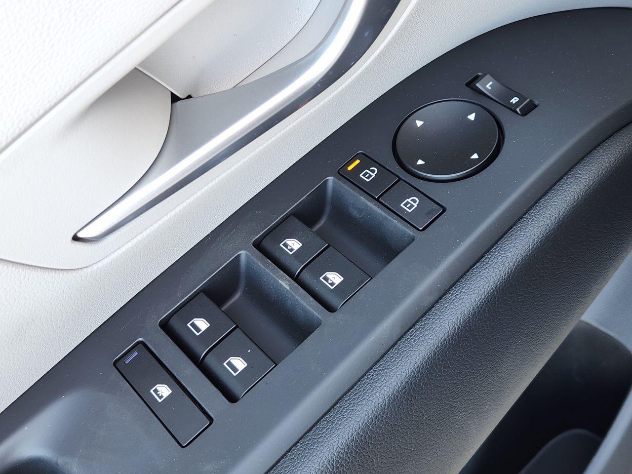 New 2026 W6H White Hyundai SEL FWD image 22