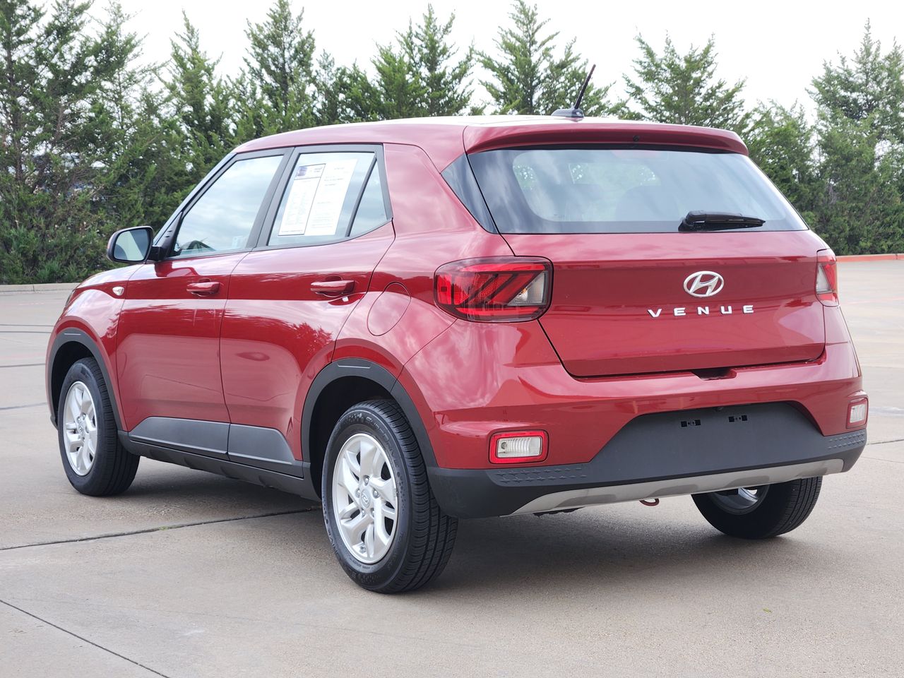 Used 2025 Ultimate Red Hyundai SE image 3