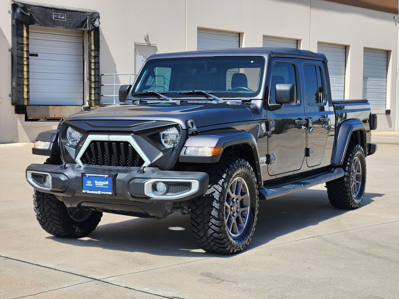 Used 2022 Granite Crystal Jeep Overland image 2