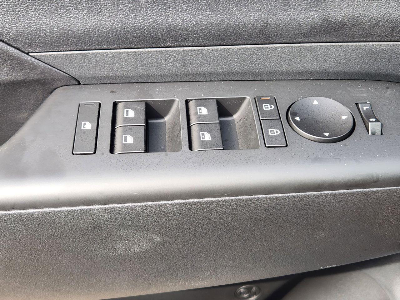 New 2026 C5G Gray Hyundai SEL Sport FWD image 23