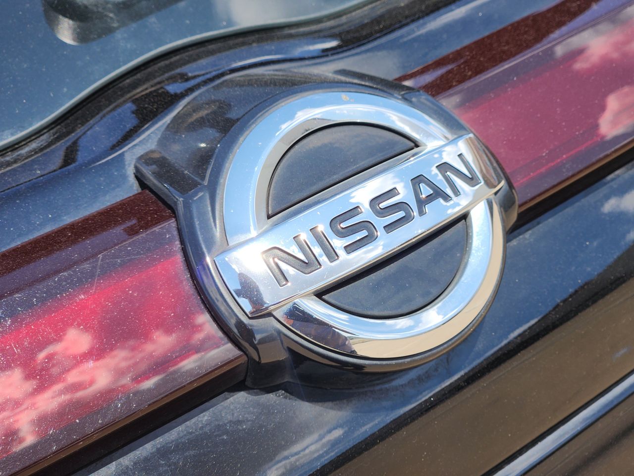 Used 2021 Super Black Nissan S image 6